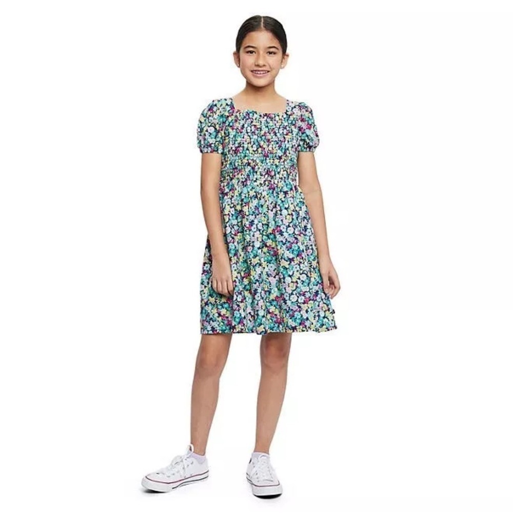 Gap Girls Short bubble Sleeves smocked‎  Dress Size M 7/8 Floral print